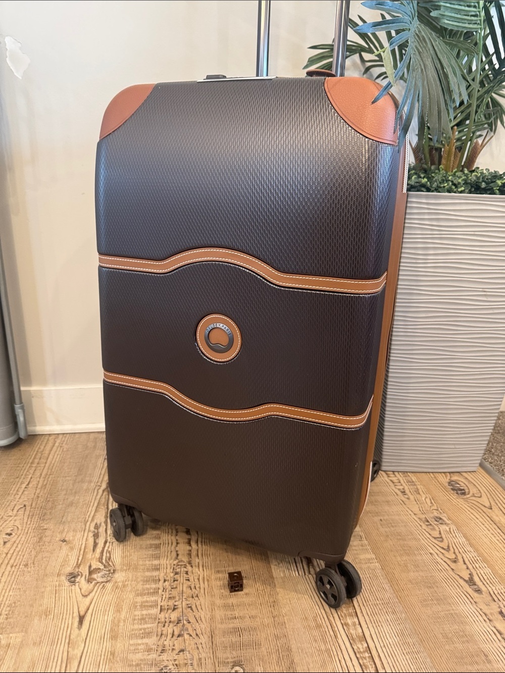 DELSEY Paris Chatelet Air 2.0 Hardside Luggage Spinner Wheels Suitcase 24medium - Picture 14 of 16